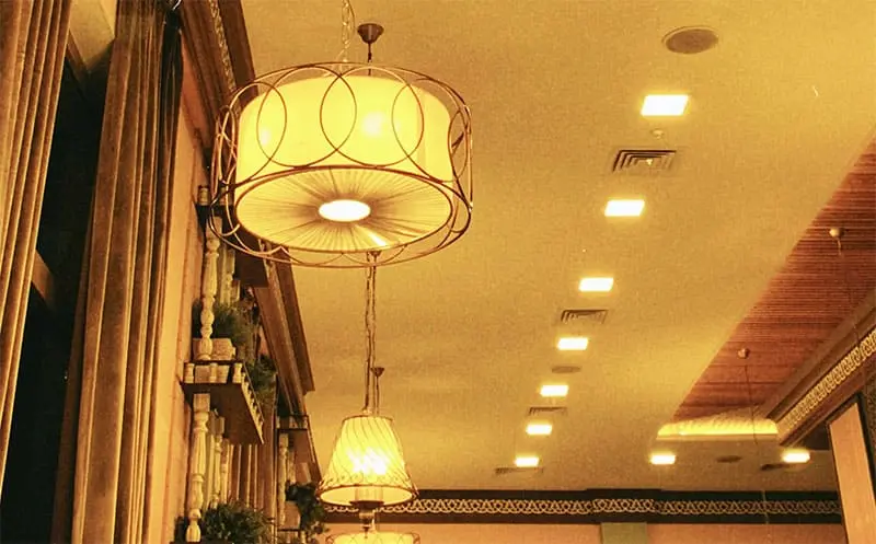 LED світильники на потолок